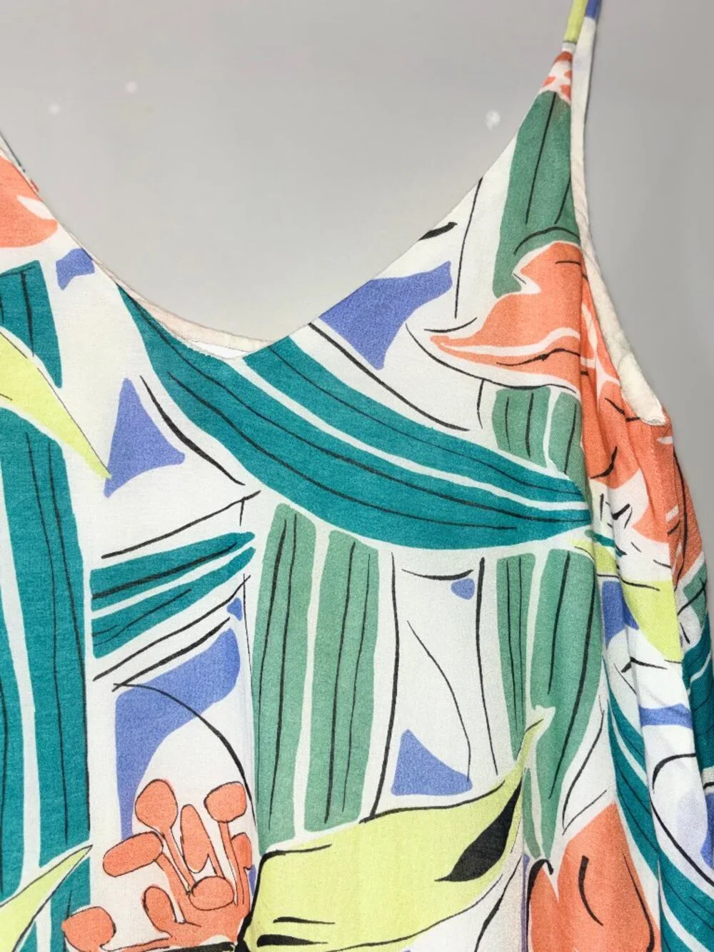 & Other Stories • Floral Tropical Mini Dress - Picture 3 of 10